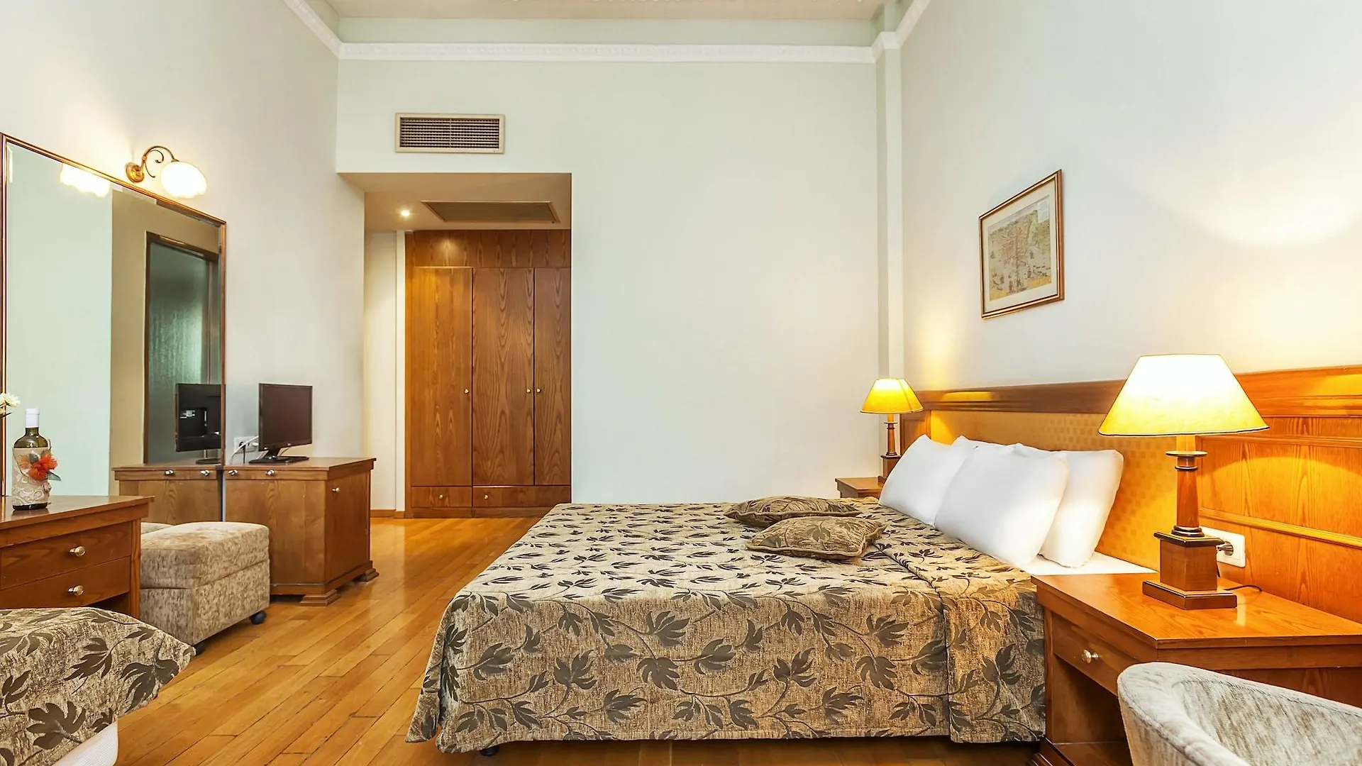 Minerva Premier Hotel Saloniki 4*,
