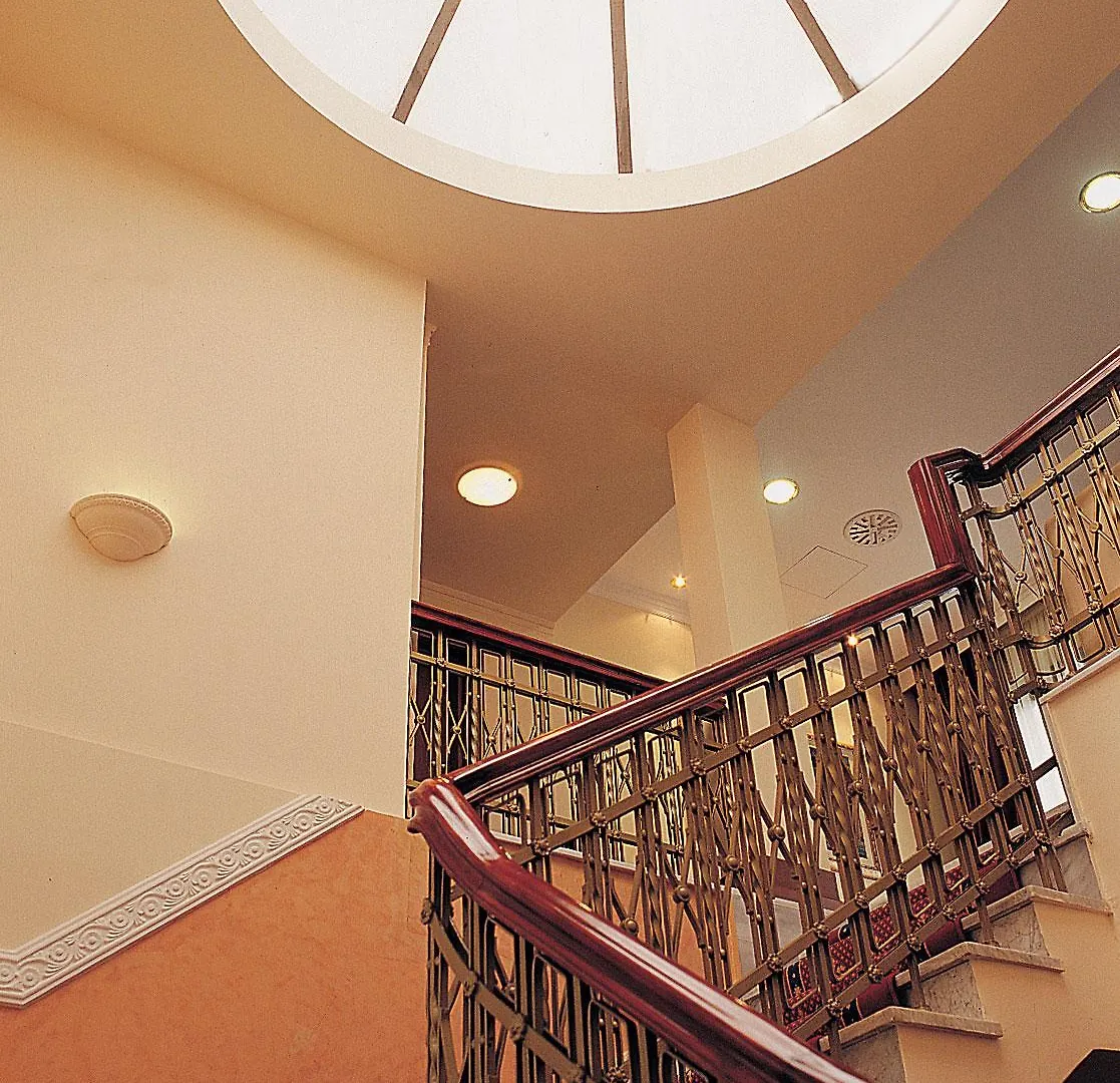 Minerva Premier Hotel Saloniki