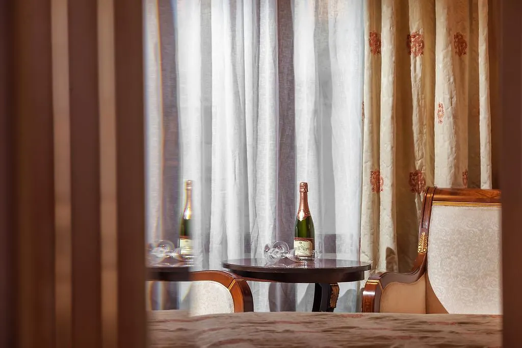 Minerva Premier Hotel Saloniki